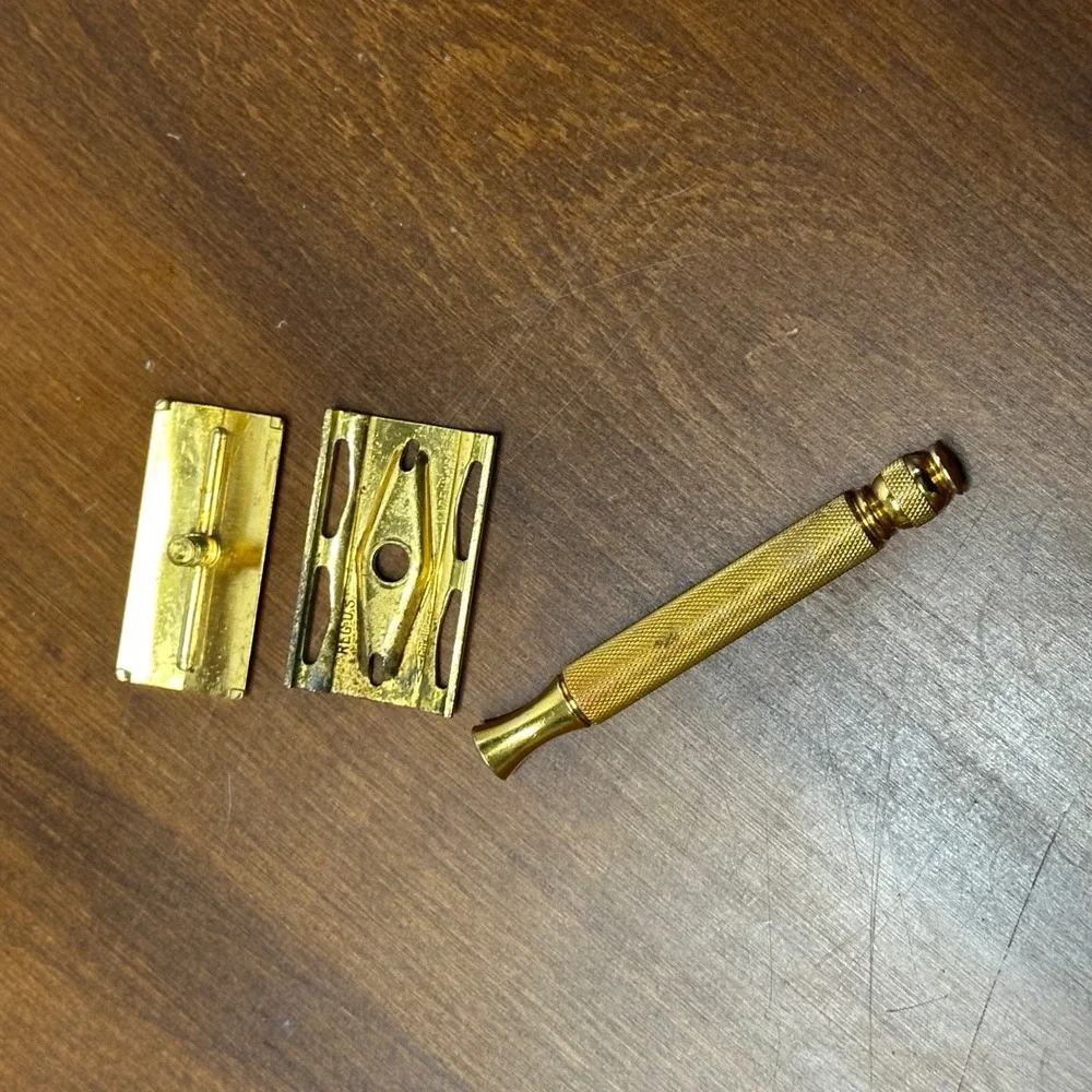 Vintage‎ Gillette Tech Safety Razor Gold Tone 3 Piece Made in USA